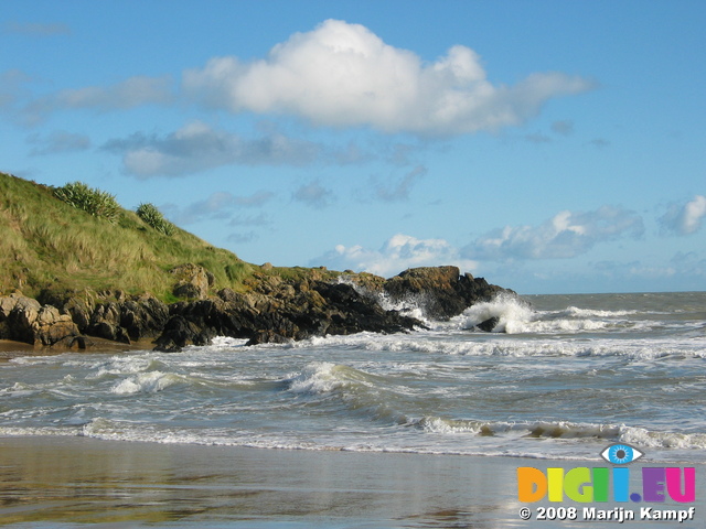 24237 Waves crashing on beach